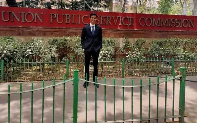 Arpit Gupta (AIR-54 CSE-21) Mathematics 306 Marks