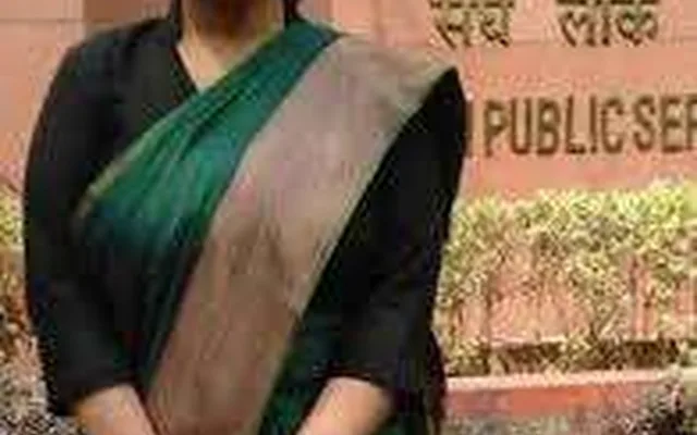 Apurva Pandey (AIR-39 CSE-17) 175 Marks in Essay